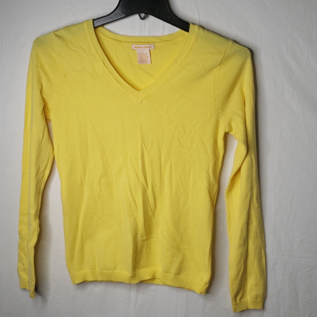 Sweet Romeo Brand Womens Velvet VNeck Sweater